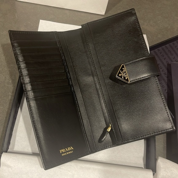 PRADA Large Saffiano and smooth leather wallet - Picture 9 of 13